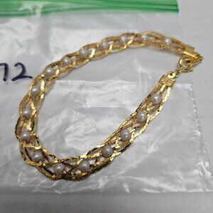 AVON GOLD-TONE / FAUX PEARL BRACEELT, 3 1/2"